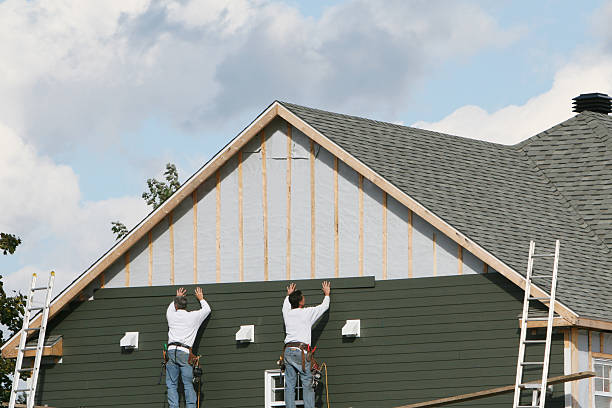 Professional Emergency Siding Repair technician working in Chesterfield, IN